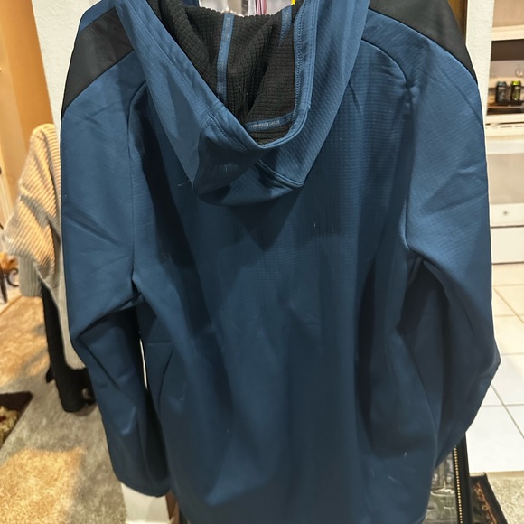 Puma TrackSuit Outfit - Picture 2 of 6